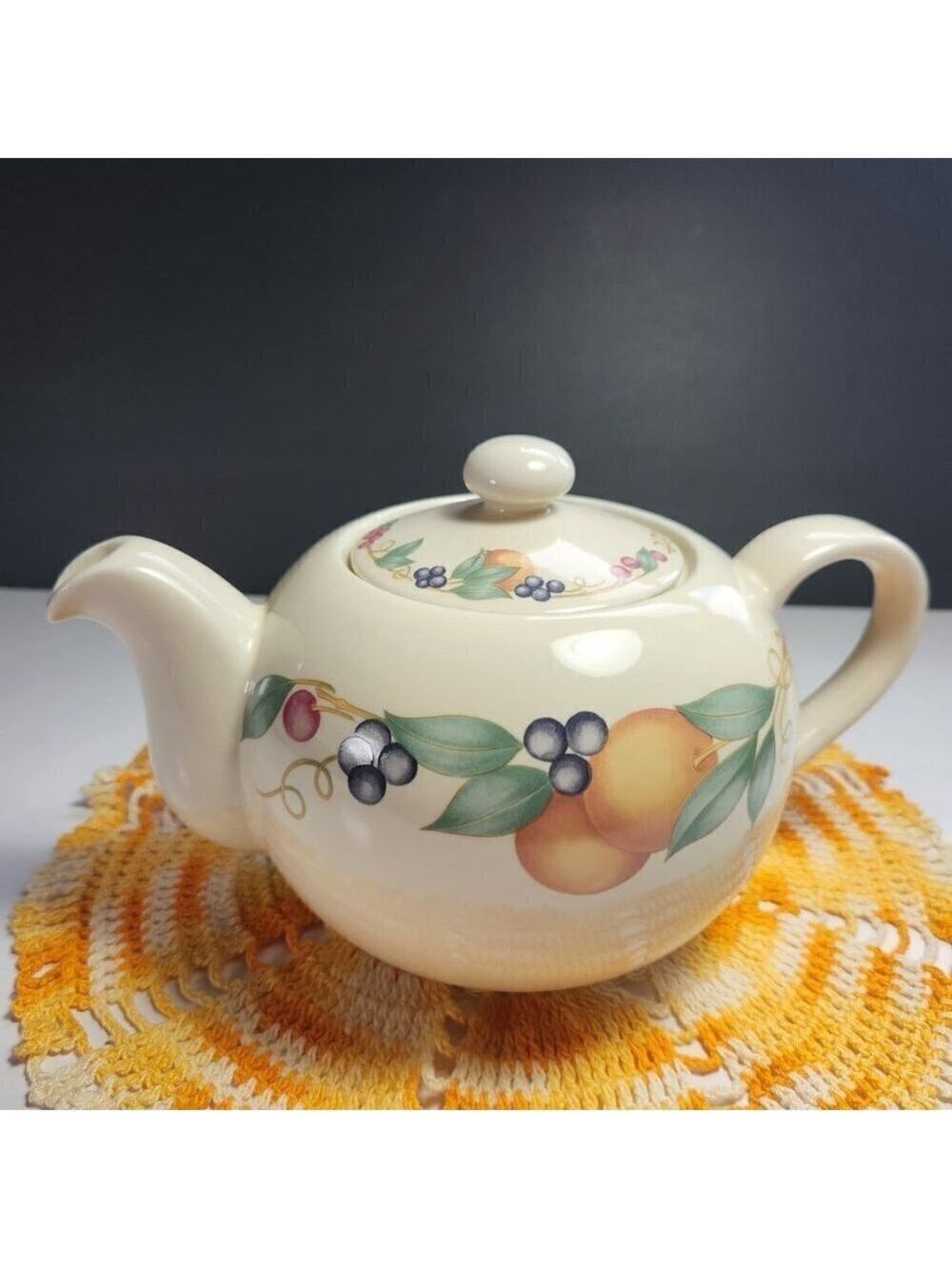 Corelle Abundance Teapot Fine Porcelain Made in Japan Robinson Design Group 1991